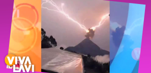 Captan tormenta de rayos sobre volcán en erupción