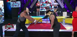 Le revientan guitarra a 'Tun tun'