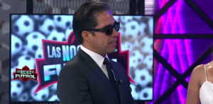 Heliodoro Hinojosa regresa a su look de 'Las Noches del Fútbol'