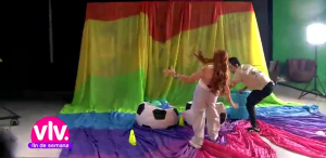 Mafer Chavana sufre fuerte caida en plena transmisión