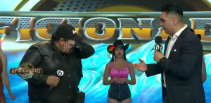Aficionado llora tras la pérdida de su papá