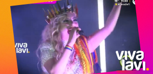 Mariana Ochoa presenta su show en marcha del orgullo