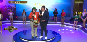 Pollo y payaso Bola revelan secretos de un productor