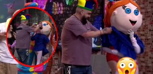 'La Mole' hace de las suyas con esta botarga