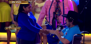 Aficionado pide matrimonio en pleno programa