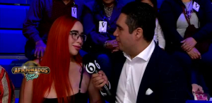 'El Pollo' queda cautivado con esta chica