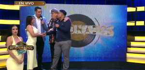 Aficionados uniendo parejas