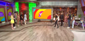 Conductores adivinan la película con emojis