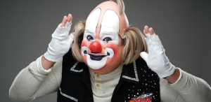 Regalito hasta las lágrimas tras éxito de 'Los Payasónicos' en Pal' Norte