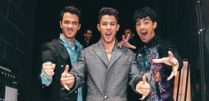 Los Jonas Brothers sorprenden a fans en CDMX
