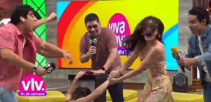 Yams y Dani Villa se dan tremendo encontronazo en vivo