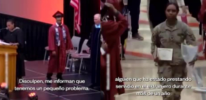 Militar sorprende a su hermano el día de su graduación