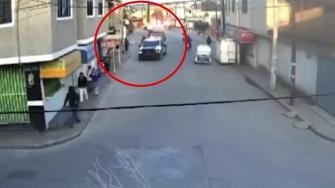 Patrulla atropella a madre e hija en Chimalhuacán, Estado de México