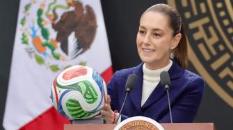 Durante la presentación del Mundial 2026 en Los Pinos, la presidenta Claudia Sheinbaum anunció que donará su boleto número 0001 para la inauguración del torneo a una niña o joven aficionada al fútbol.