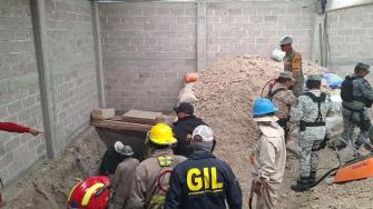 Autoridades localizaron un huachitúnel en Acolman, Estado de México, donde cuatro personas quedaron atrapadas presuntamente mientras extraían combustible de forma ilegal en el poliducto Tuxpan–Azcapotzalco.