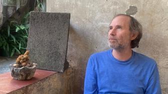 Héctor Toledano convierte la memoria adolescente en literatura