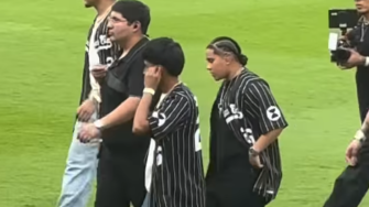 Yahritza y su esencia son abucheados durante partido