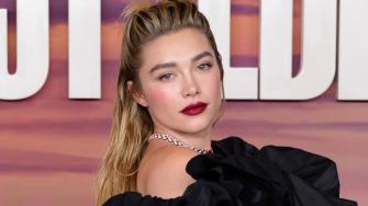 Florence Pugh roba cámara en la premiere de “Al este del Edén”
