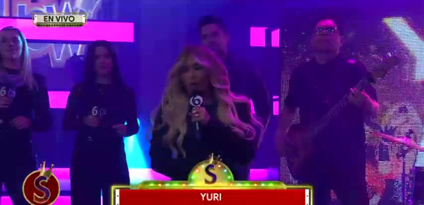 Yuri enamora cantando 'La maldita primavera'