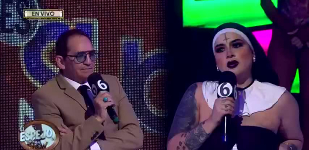 "Le regalé un trío a mi novio": La influencer en el espejo