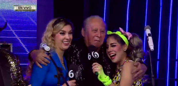 Integrantes de grupo se ponen coquetos con chicas de 'Es Show'