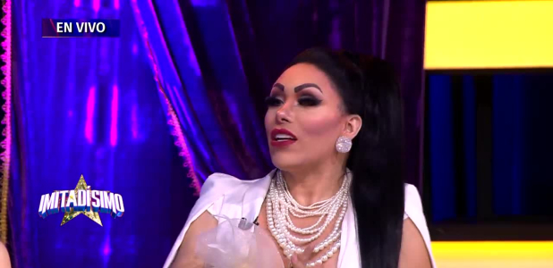 Regina le contesta así a Ana Show