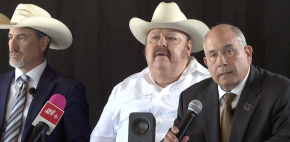 Ramón Ayala y su hijo son demandados por presunto abuso sexual