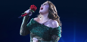 Yuridia sufre accidente con su anillo durante concierto