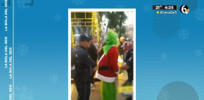 Santa Claus y 'El Grinch' se pelean por propinas