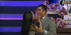 Fátima Boone sorprende a Pollo con un beso