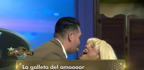 'El Pollo' conquista a estas chicas de la maquila