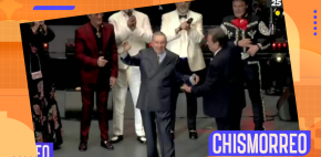 Marco Antonio Muñiz es homenajeado por 70 años de trayectoria