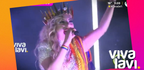 Mariana Ochoa presenta su show en marcha del orgullo