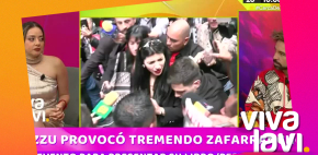 Cazzu causa zafarrancho durante presentación de su libro