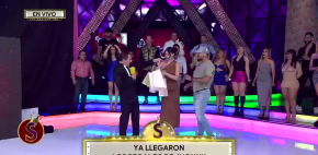 Lluvia de regalos para el elenco