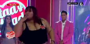 Irma sorprende en pasarela en traje de baño