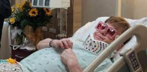 Elton Jhon filma video desde el hospital