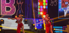 Andrea y Deleissha al ritmo de Salsa