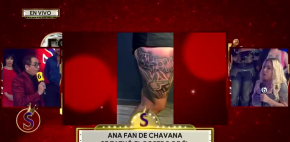 Fan enseña su tatuaje de 'Es Show'
