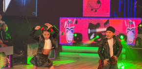 Rebecca y Rafael al ritmo de K-Pop