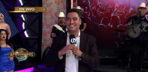 'El Pollo' pierde la voz en pleno programa