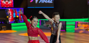 Rebecca y Rafael al ritmo de AcroJazz