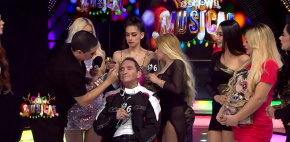 Aldo Muñiz le hace radical cambio de look a Chavana