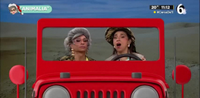 La Maestra Resurrección y Yeka Rosales se 'pasean' por el desierto