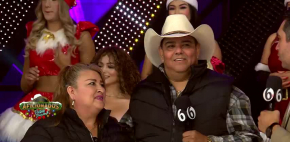 Aficionado demuestra su amor en pleno programa