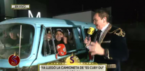 Llega la camioneta para don Francisco