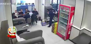 Cena navideña en China casi termina en tragedia