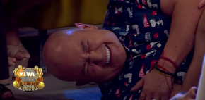 Miguel Díaz sufre caída en vivo