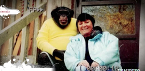 La terrible historia de Charla Nash, la mujer a la que un chimpancé le arrancó la cara