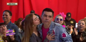 Aleida se pone romántica con Ángel Castro